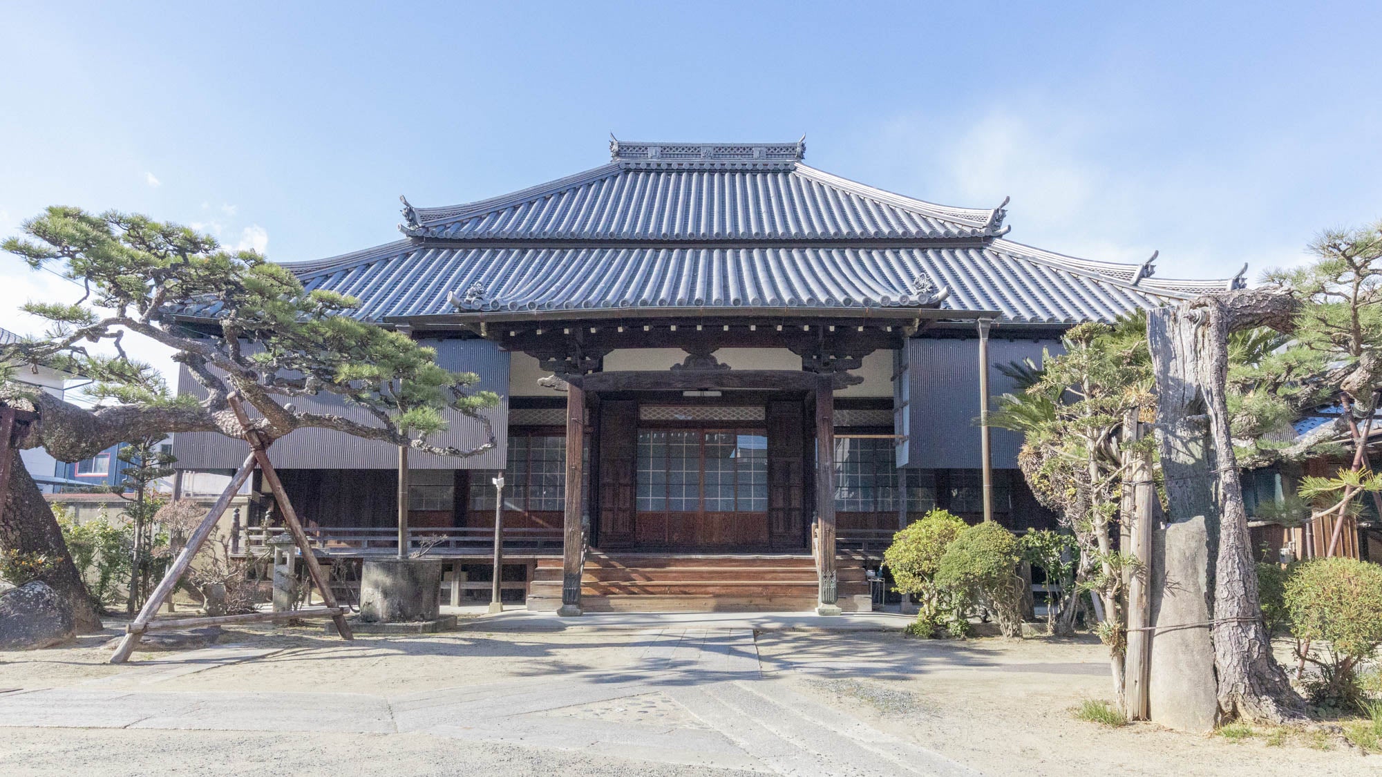 本覚寺の外観