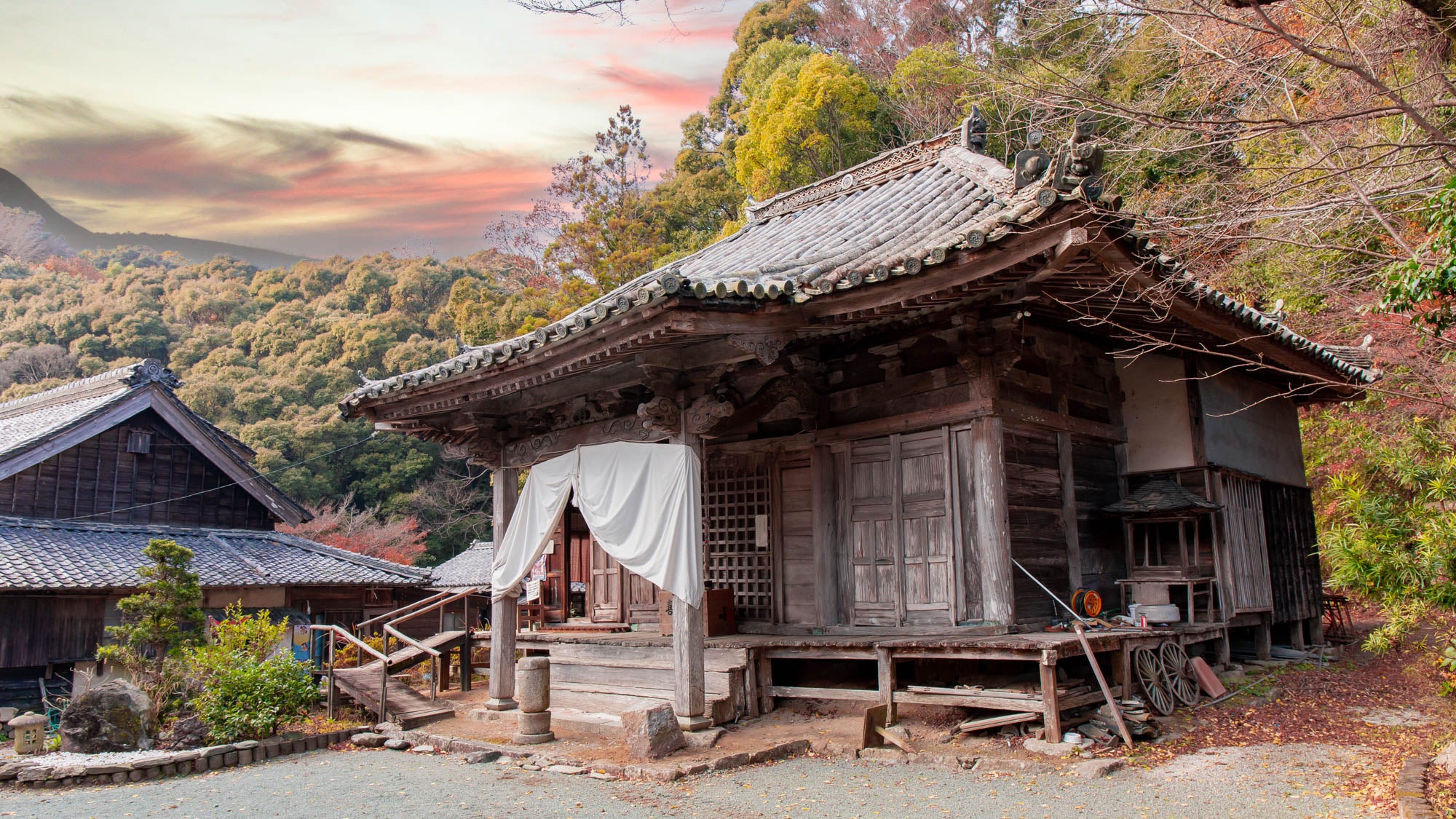 金剛座寺の境内 6