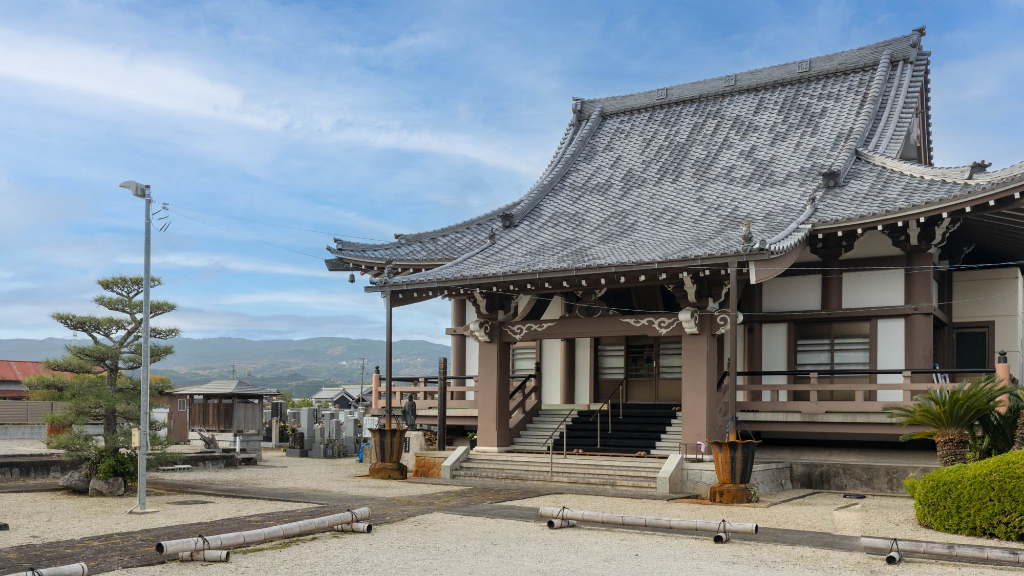 西稱寺の外観