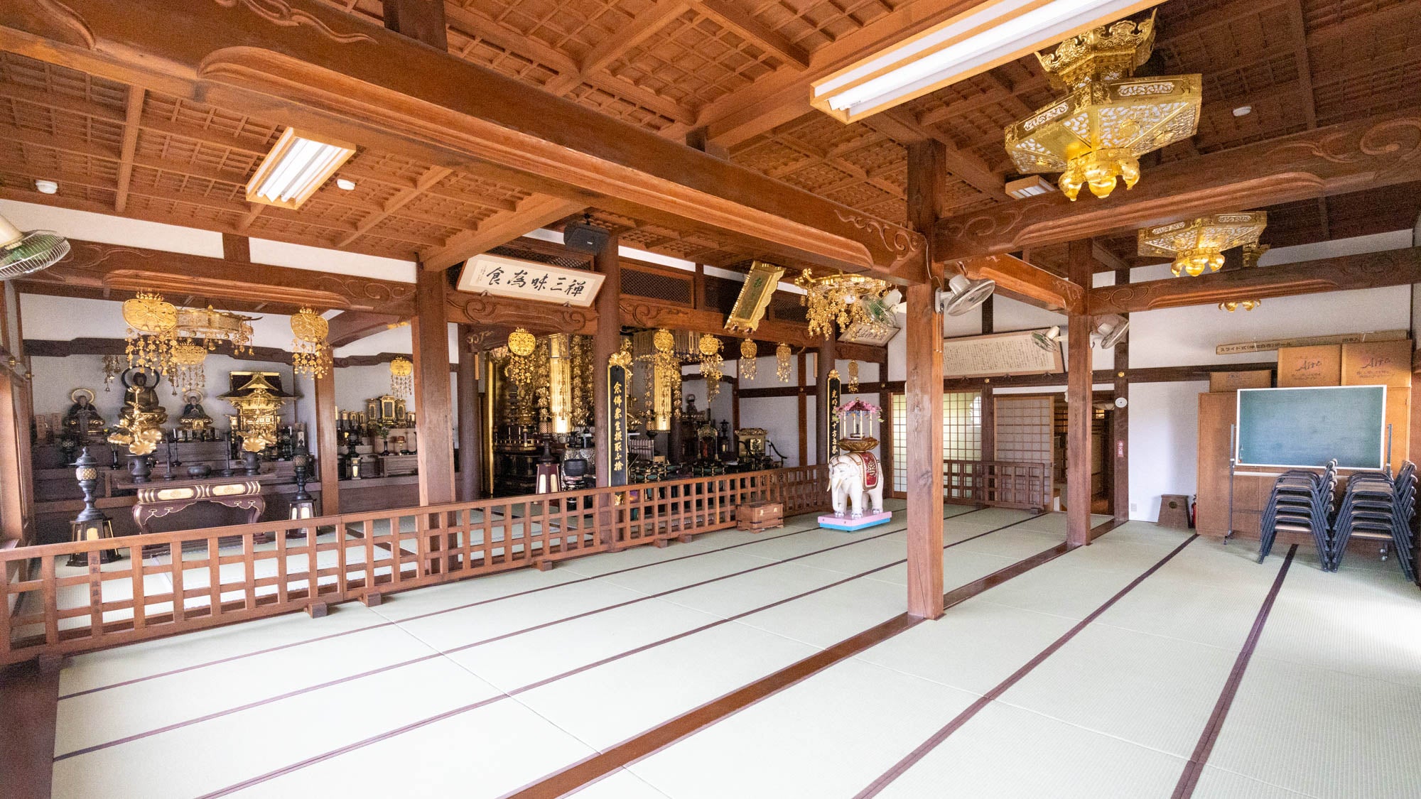 耕逸山 養春院の境内 4