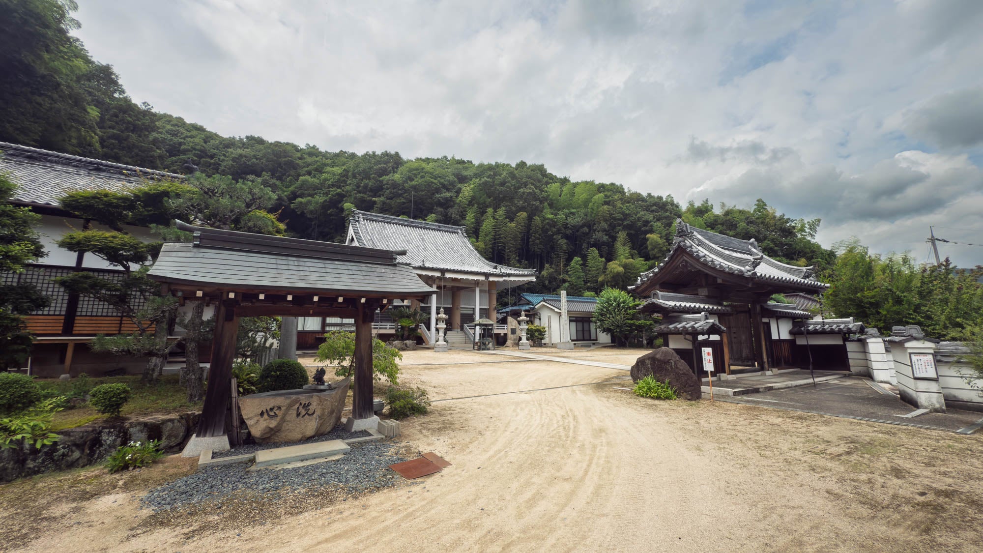 法悟山 妙泉寺の境内 4