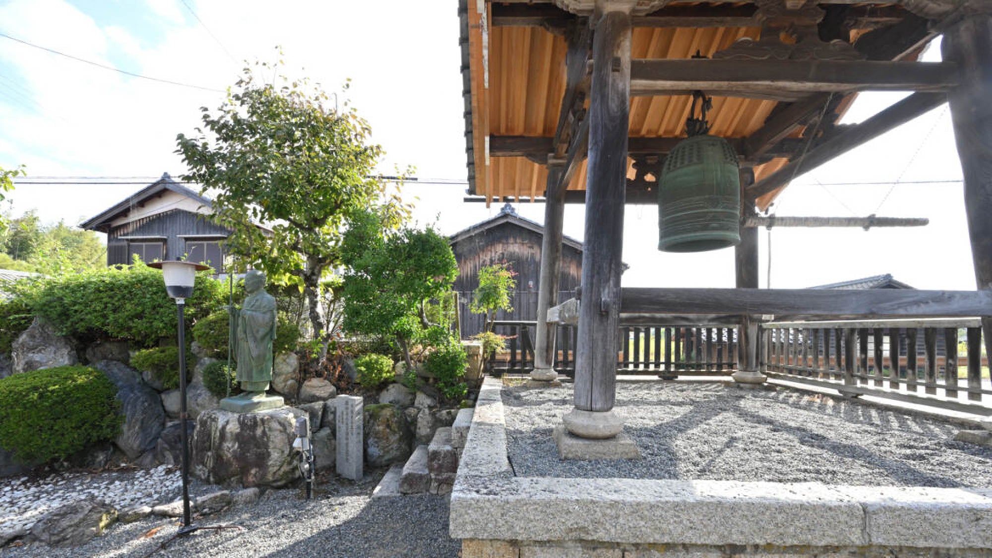 饗庭山 法泉寺の境内 6